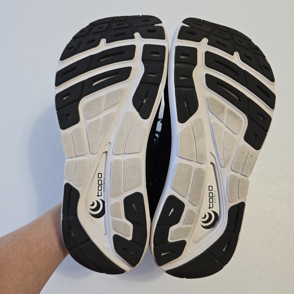 Topo Athletic Phantom 3 Running Shoe Black White W063-BW Women's 8 - Picture 7 of 9